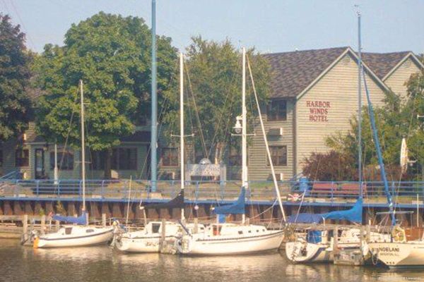 HARBOR WINDS HOTEL SHEBOYGAN (Sheboygan)